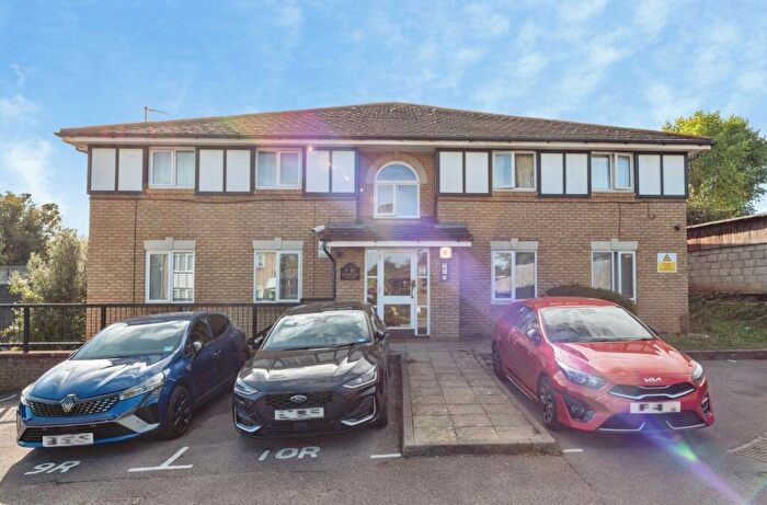 1 Bedroom Flat For Sale In Norfolk Close, Dartford, Kent, DA1