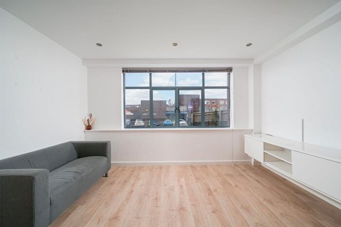 1 Bedroom Flat To Rent In Wolsey Road, Hemel Hempstead, HP2