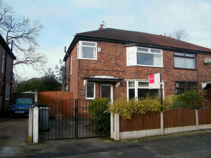 3 Bedroom Semi-Detached House To Rent In Mount Drive, Urmston, M41
