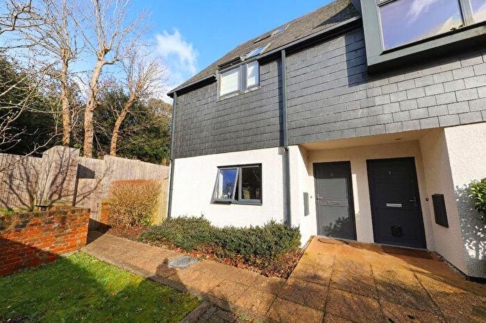 1 Bedroom Flat For Sale In Partridge Close, Hillingdon, UB10