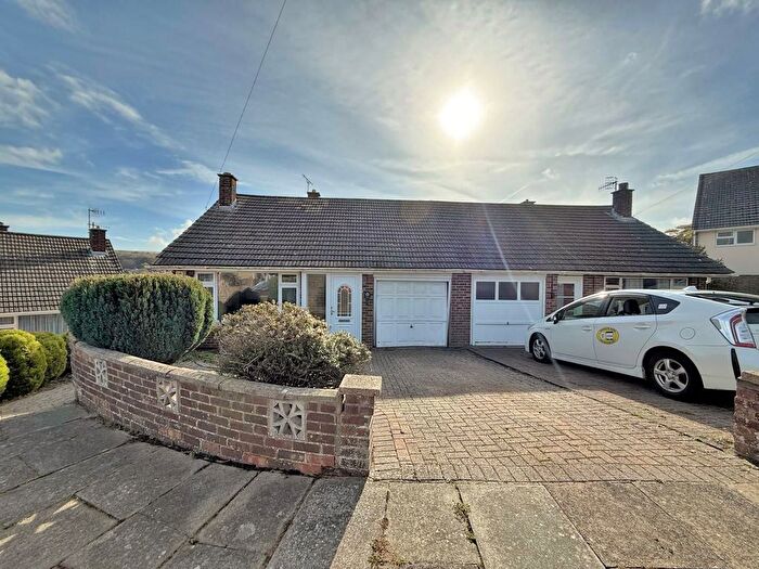 3 Bedroom Semi-detached House For Sale In Rushlake Close, Brighton, BN1