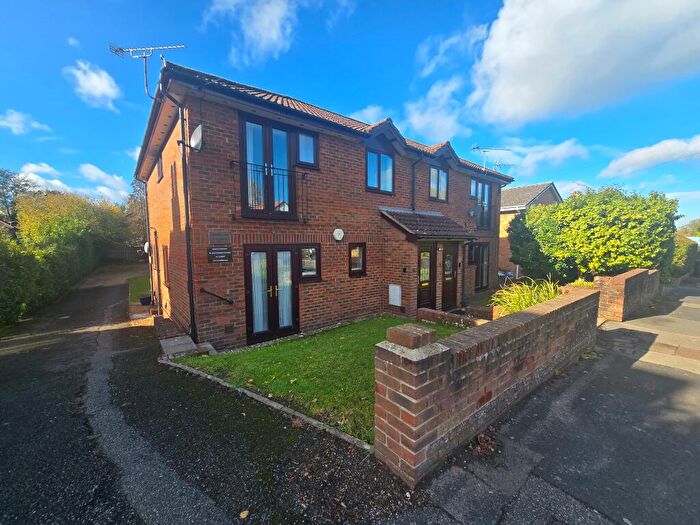1 Bedroom Flat To Rent In Woodmill Lane, Bitterne Park, SO18