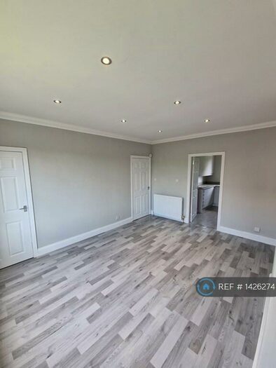 2 Bedroom Flat To Rent In Knightswood, Glasgow, G13