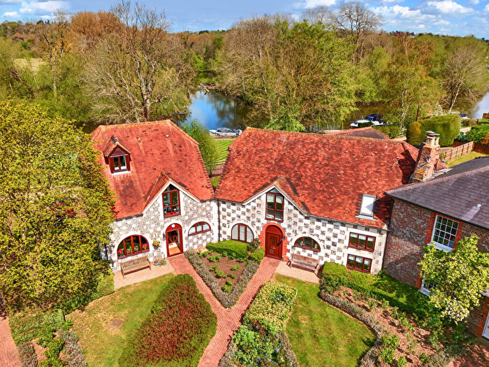 4 Bedroom Link Detached House For Sale In Frogmill Court, Black Boy Lane, Hurley, SL6