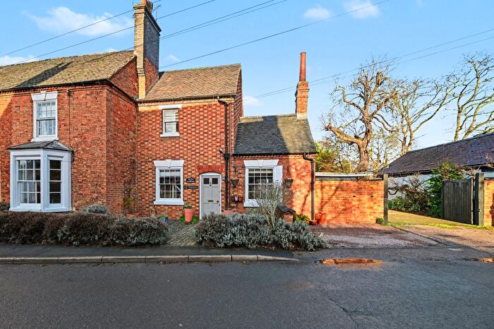 4 Bedroom Semi-Detached House For Sale In Birdingbury Road, Marton, Rugby, CV23