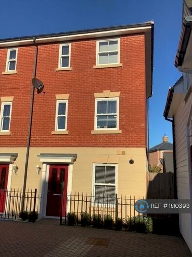 3 Bedroom End Of Terrace House To Rent In Guelder Rose, Dunmow, CM6