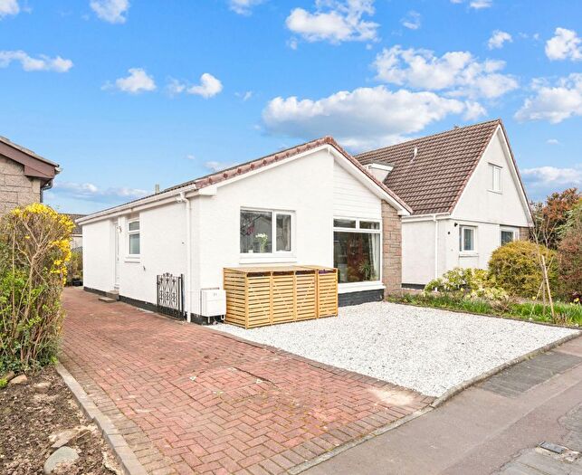 3 Bedroom Detached Bungalow For Sale In Chisholm Avenue, Stirling, FK9