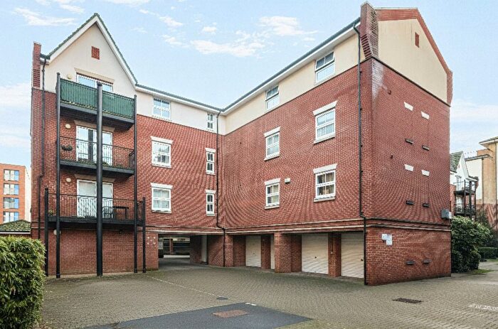 2 Bedroom Flat For Sale In Briton Street, Southampton, Hampshire, SO14
