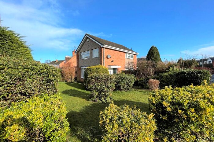 3 Bedroom Detached House To Rent In Longwood Close, Leeds, West Yorkshire, LS17