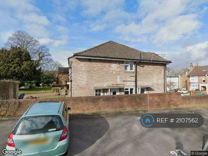 2 Bedroom Maisonette To Rent In Lynton Court, Sutton, SM2