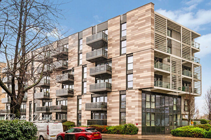 3 Bedroom Apartment For Sale In Radial Avenue, London, E14