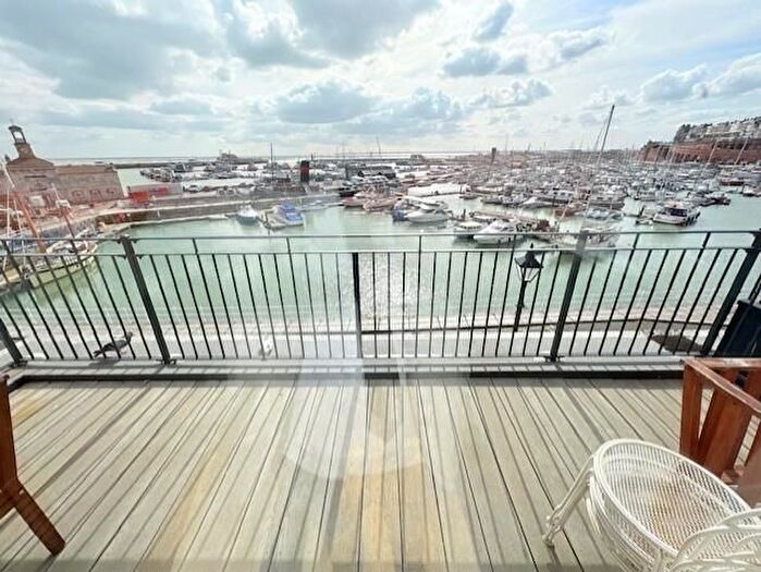1 Bedroom Flat To Rent In Harbour Parade, Ramsgate, CT11