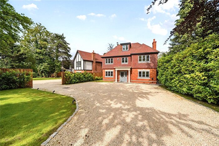5 Bedroom Detached House To Rent In Guildford Lane, Woking, Surrey, GU22