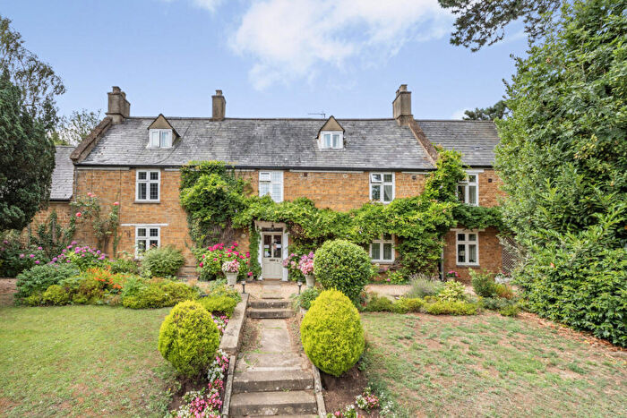 14 Bedroom Detached House For Sale In Oxford Road, Banbury, OX16