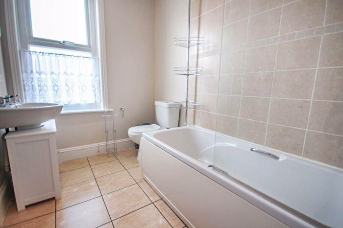 5 Bedroom Semi-Detached House To Rent In Charminster, Bournemouth, BH8