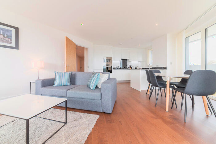3 Bedroom Apartment To Rent In Gateway Tower, Western Gateway, Royal Victoria, London, E16