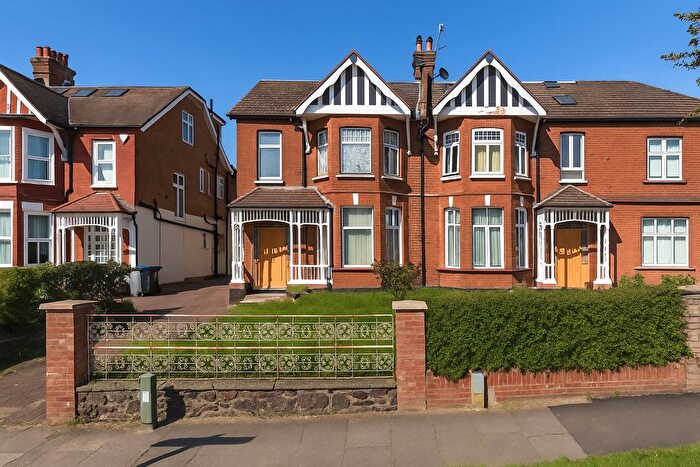 2 Bedroom Flat To Rent In Hale Lane, Mill Hill, NW7