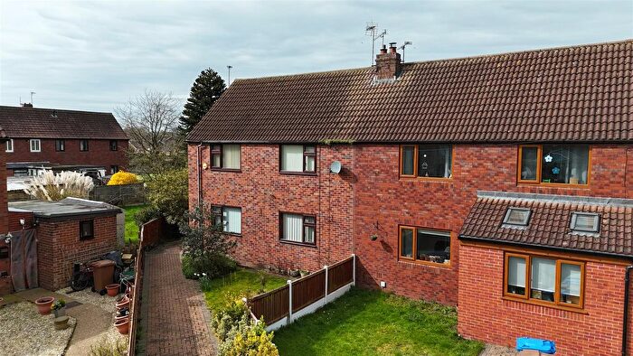 3 Bedroom Semi-Detached House For Sale In Buttfield Road, Howden, Goole, DN14