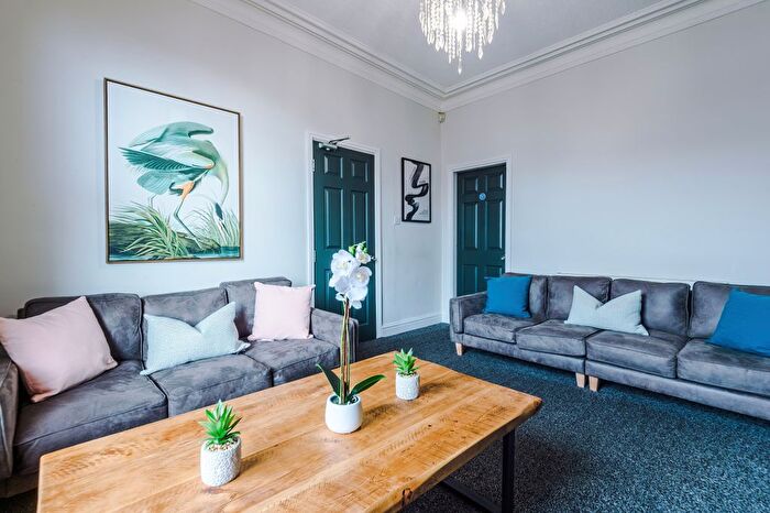 6 Bedroom Property To Rent In Woodsley Road, Leeds, LS3