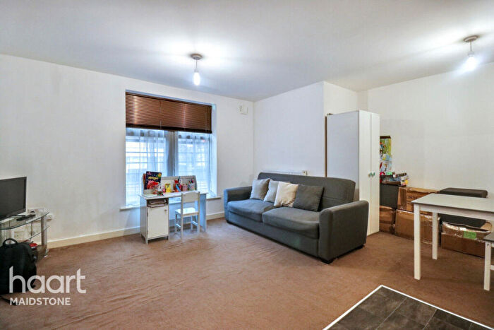 1 Bedroom Apartment For Sale In Church Street, Maidstone, ME14