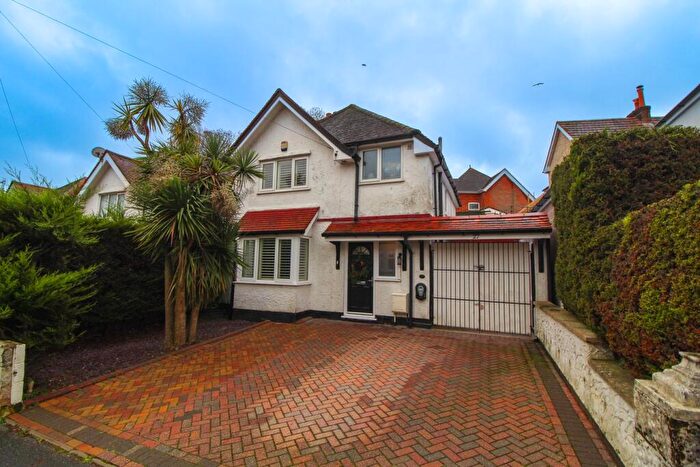 3 Bedroom Detached House For Sale In Vale Road, Poole, BH14