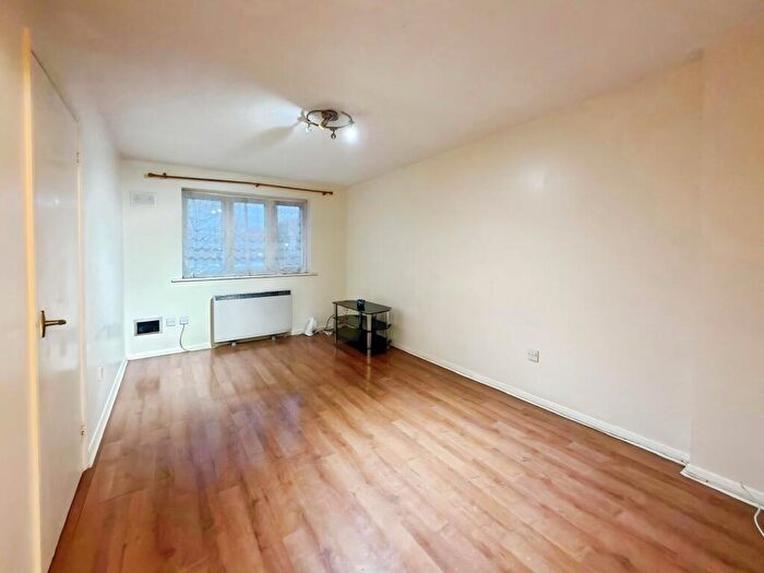 1 Bedroom Flat To Rent In Curzon Drive, Curzon Drive, Grays, RM17