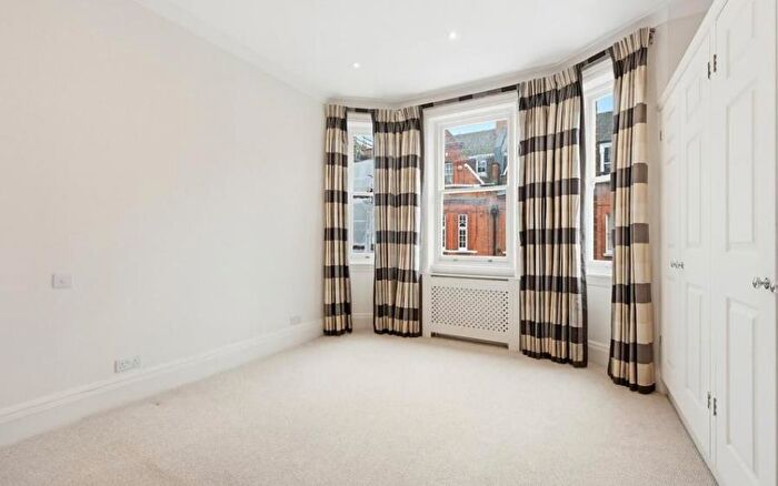 2 Bedroom Apartment To Rent In Park Road, Marylebone, London, NW1