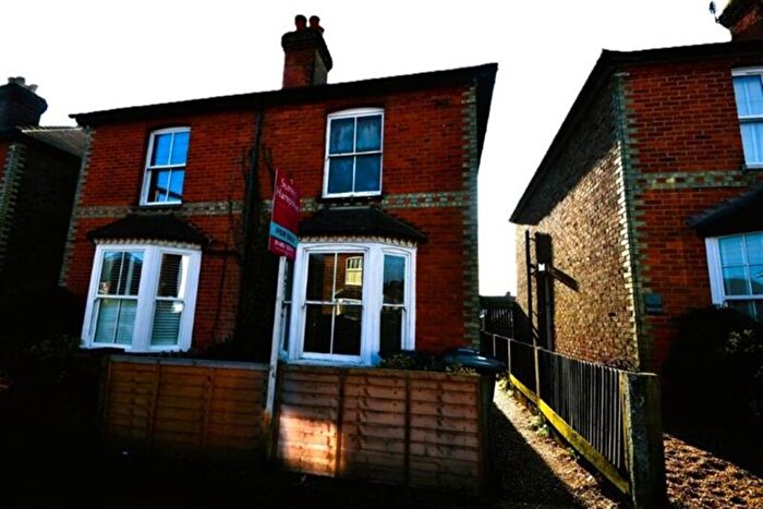 2 Bedroom Maisonette For Sale In Bedroom Ground Floor Maisonette In Godalming, GU7