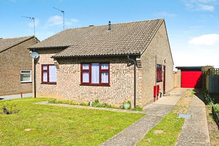 3 Bedroom Bungalow For Sale In Kingfisher Road, Downham Market, Norfolk, PE38
