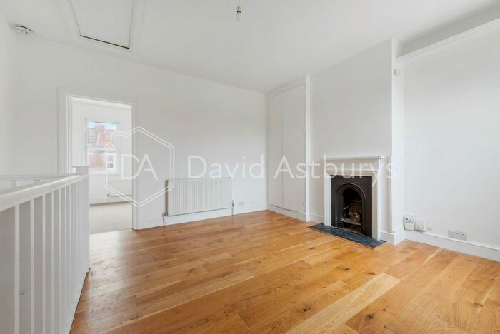 1 Bedroom Maisonette To Rent In Alberta Road, Bush Hill Park, London, EN1
