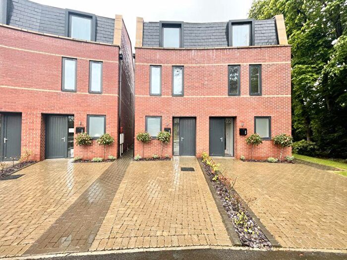 4 Bedroom Semi-Detached House To Rent In The Curve Welholme Avenue, Grimsby, DN32