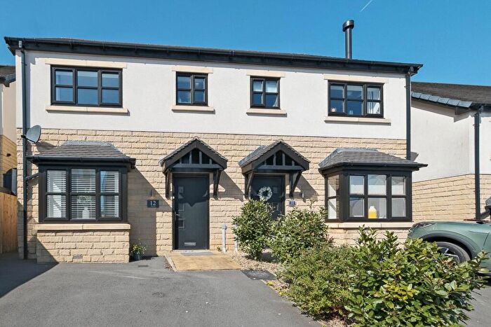 3 Bedroom Semi-Detached House To Rent In Brear Vale, Oswaldtwistle, Accrington, Lancashire, BB5