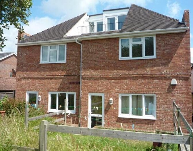 2 Bedroom Flat For Sale In Wick Street, Wick, Littlehampton, BN17