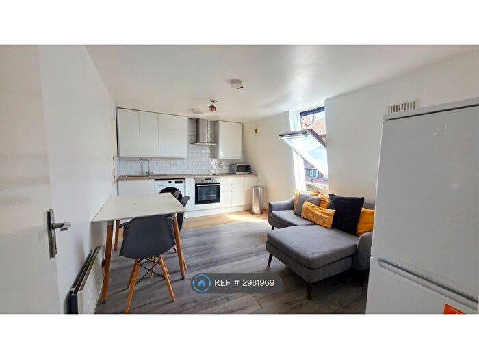 3 Bedroom Flat To Rent In Morning Lane, London, E9