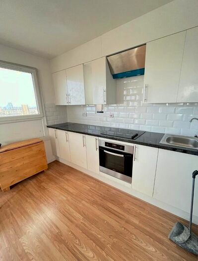 2 Bedroom Flat To Rent In Regina Point, Canada Estate, Canada Water, Surrey Quay, London, SE16