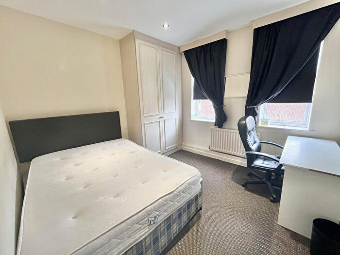 2 Bedroom Flat To Rent In Sunderland, Tyne And Wear, SR4