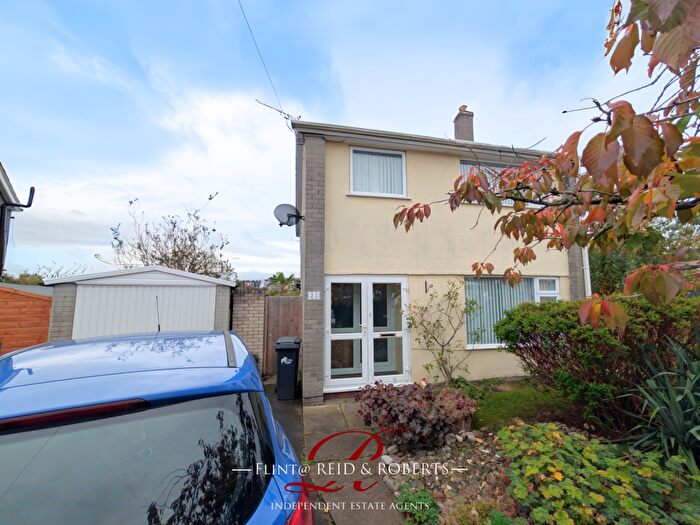 3 Bedroom Detached House For Sale In Hallfield Close, Flint, CH6