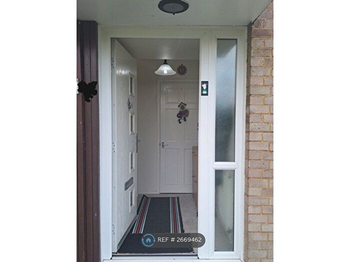 3 Bedroom Terraced House To Rent In Turnpike Link, Croydon, CR0