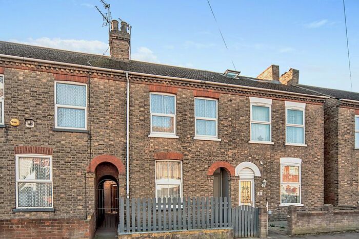 3 Bedroom Semi-Detached House To Rent In Victoria Road, Bedford, MK42