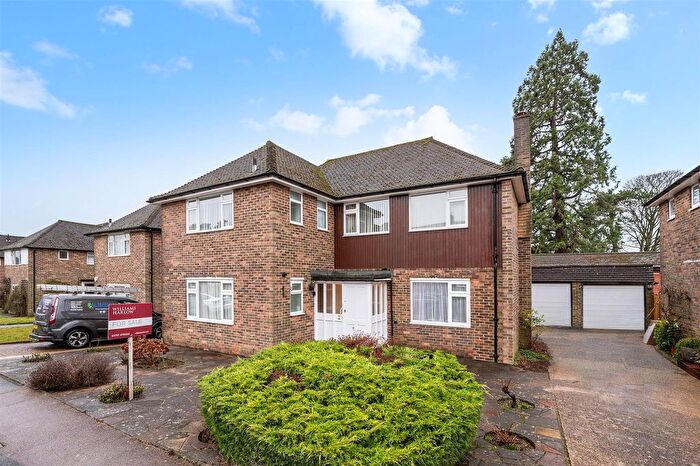 2 Bedroom Maisonette For Sale In Courtlands Crescent, Banstead, SM7