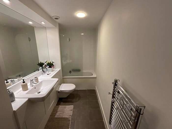1 Bedroom Flat To Rent In The Mast, Albert Basin Way, E16