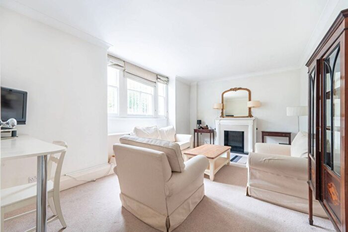 1 Bedroom Flat For Sale In Phillimore Gardens, High Street Kensington, London, W8