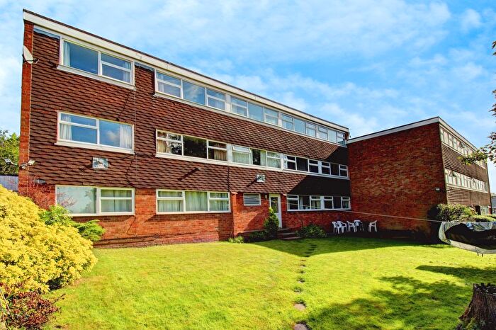 3 Bedroom Flat For Sale In Garrick Road, Lichfield, WS13