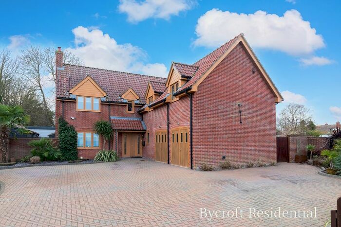4 Bedroom Detached House For Sale In Dawdys Court, Halvergate, NR13