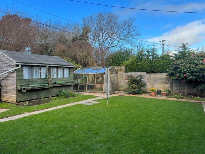 2 Bedroom Bungalow To Rent In Chale Green, Chale, PO38