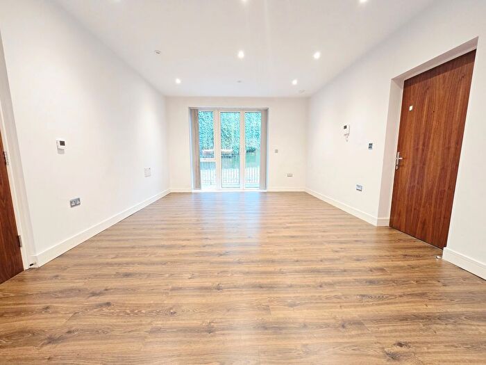 1 Bedroom Flat To Rent In Watford, WD19