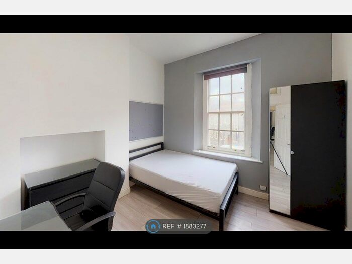 3 Bedroom Flat To Rent In Stokes Croft, Bristol, BS1