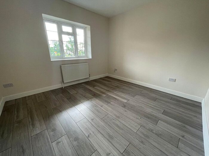 2 Bedroom Flat To Rent In Newland Court, Wembley, HA9