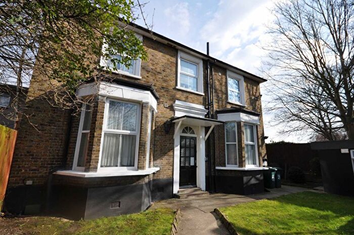 Studio To Rent In Raleigh Close, London, NW4