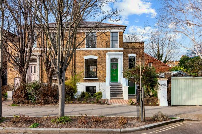 3 Bedroom House To Rent In Middleton Road, London, E8